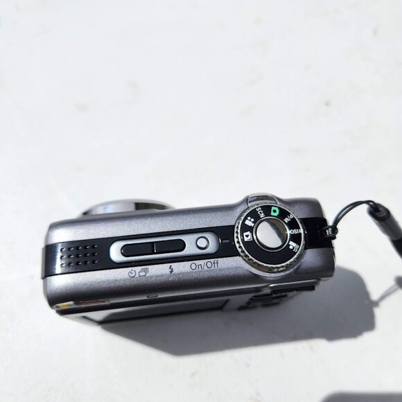 Kodak EasyShare Y2K Z1275 12.1 MP Digital Camera 5X Optical Zoom FOR PARTS ONLY - Picture 4 of 9